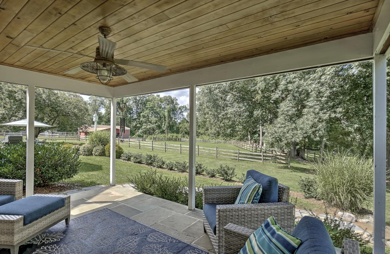 Horse Farm in the Heart of Horse Country - photo 4