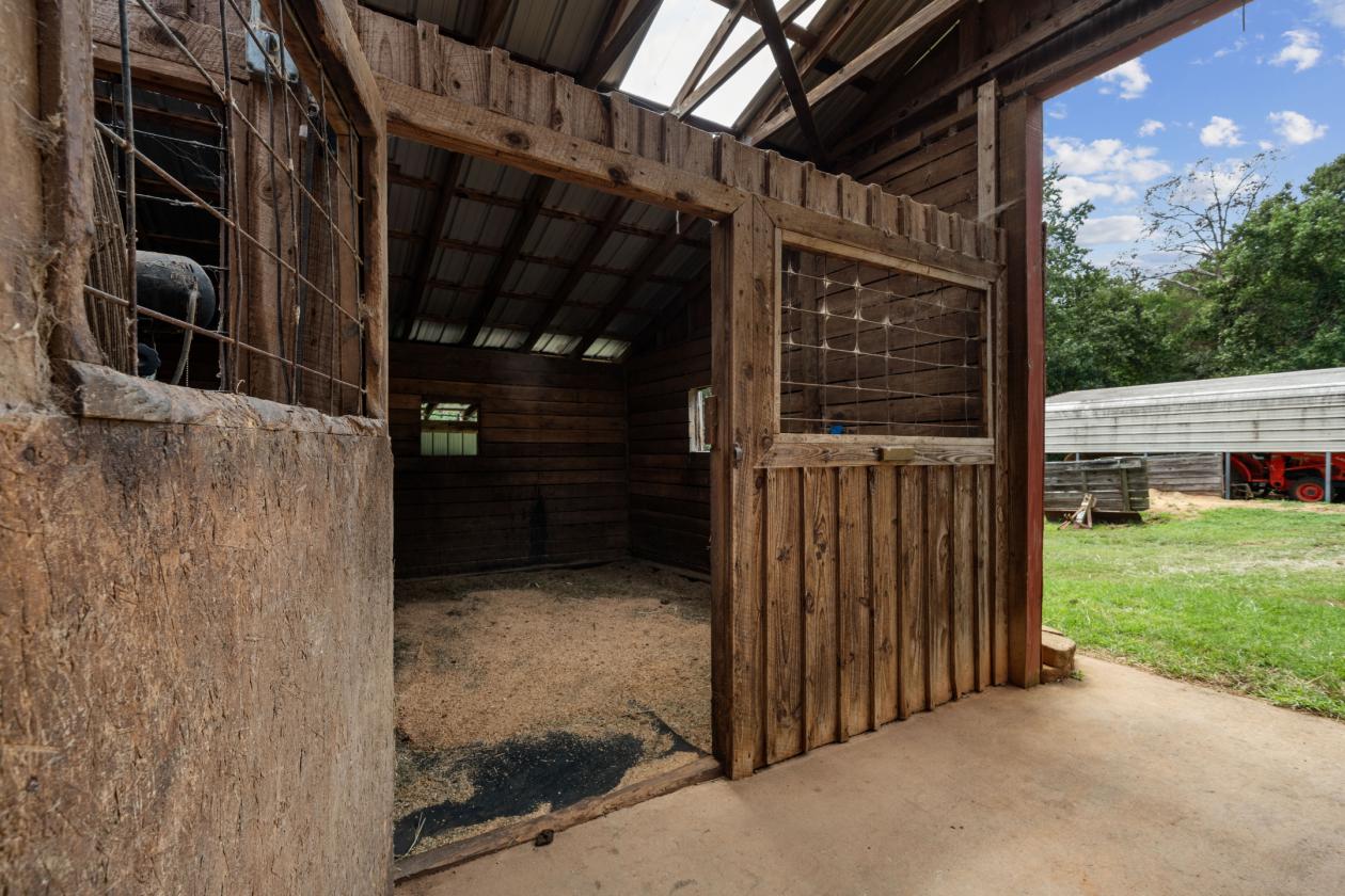 Turnkey Equestrian Farm with Arena & Barn - photo 24