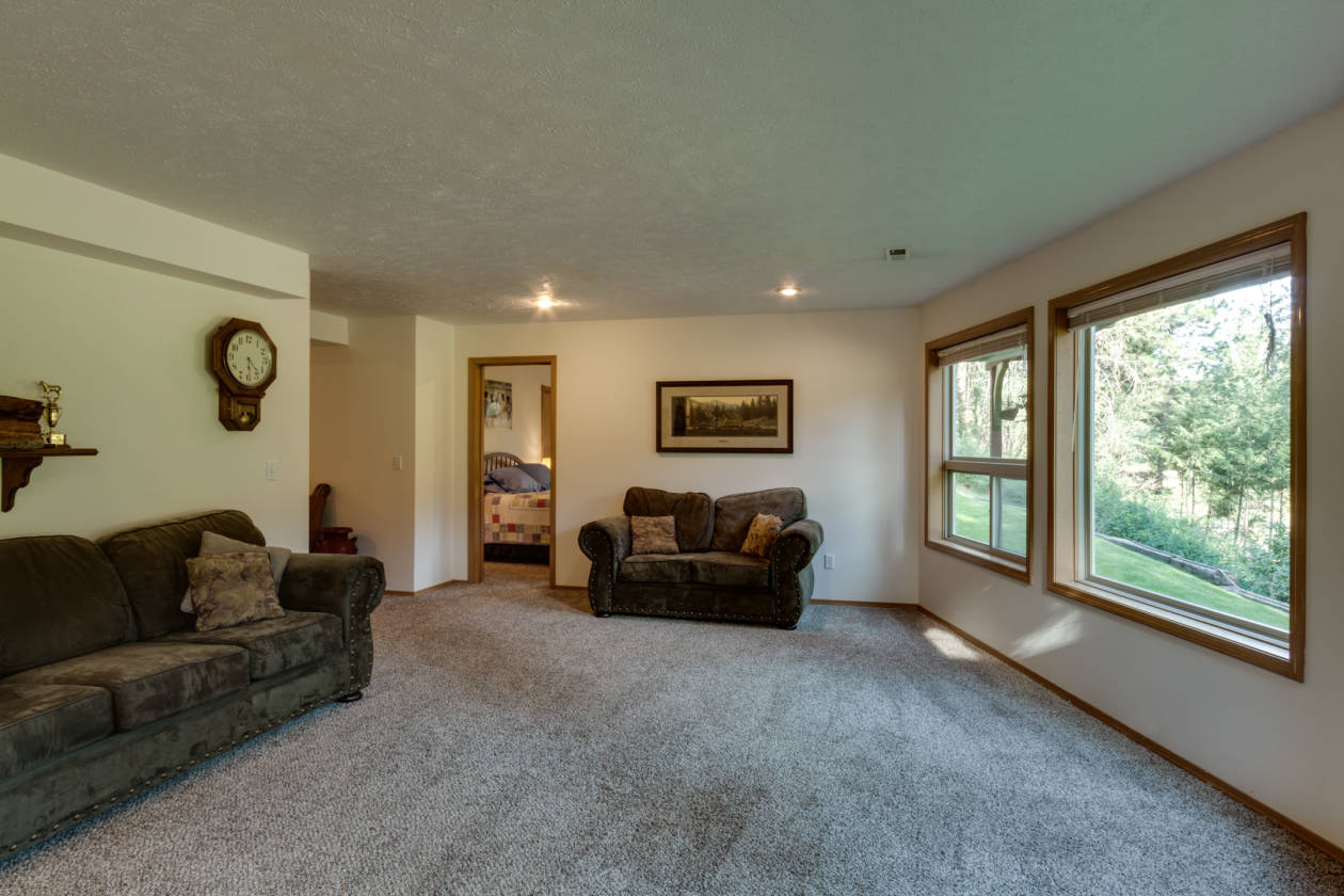 Secluded and Private Country Estate! Spokane, Spokane County, Washington Horse Properties