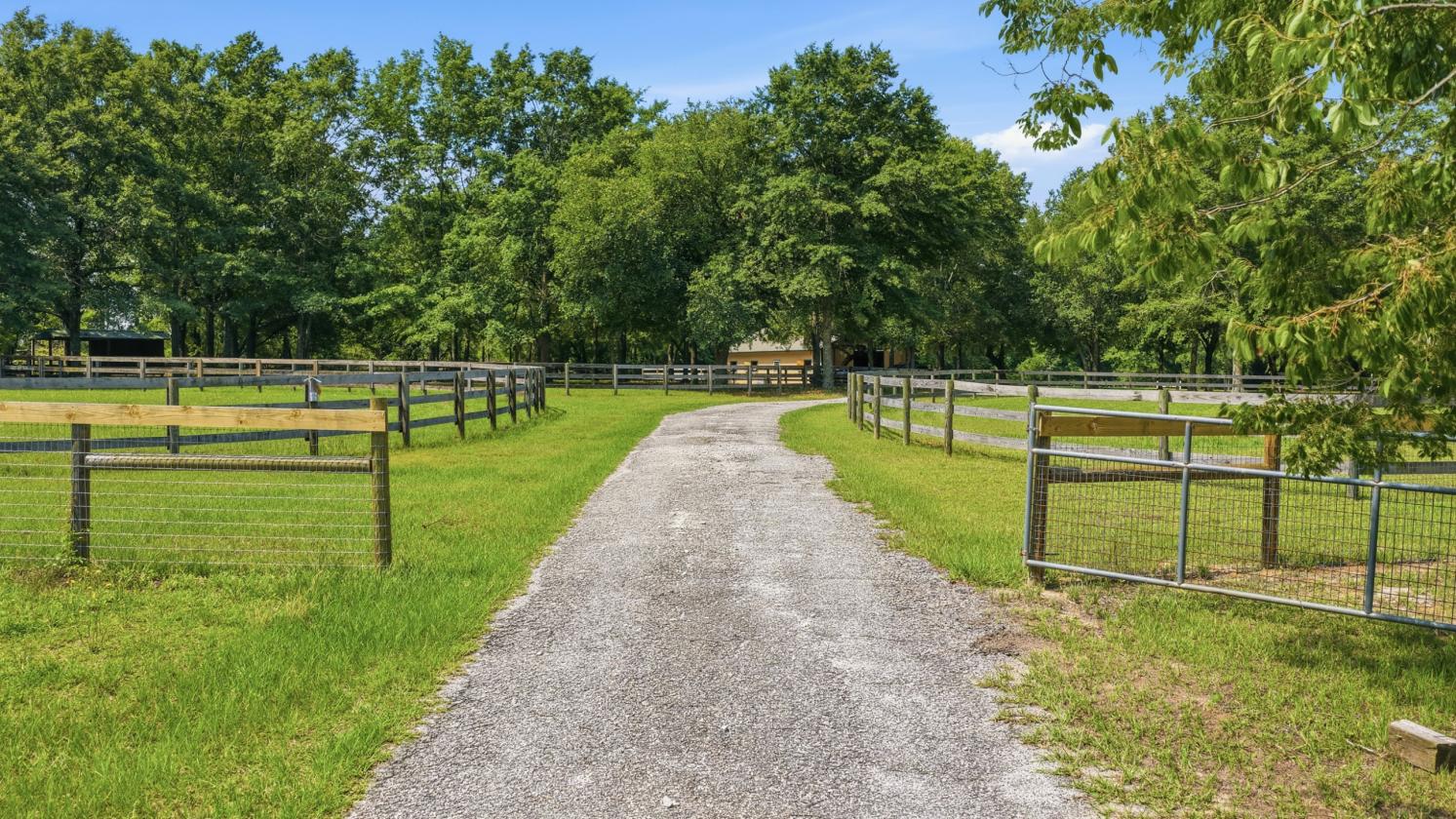 Tucked Away Farm - Horse Oasis - photo 28