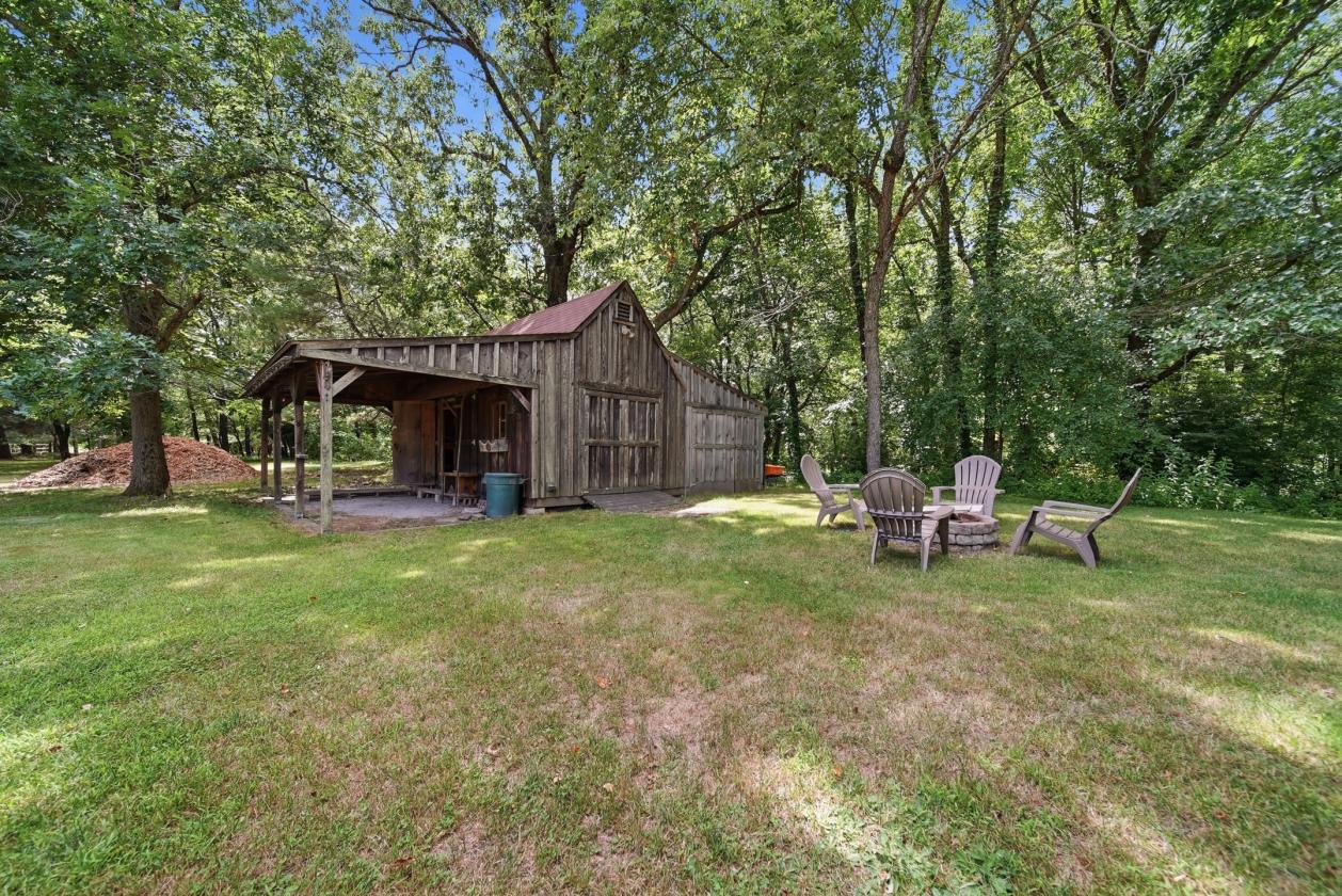 Beautifully Maintained Equestrian Farm/4.2 Acres! - photo 9
