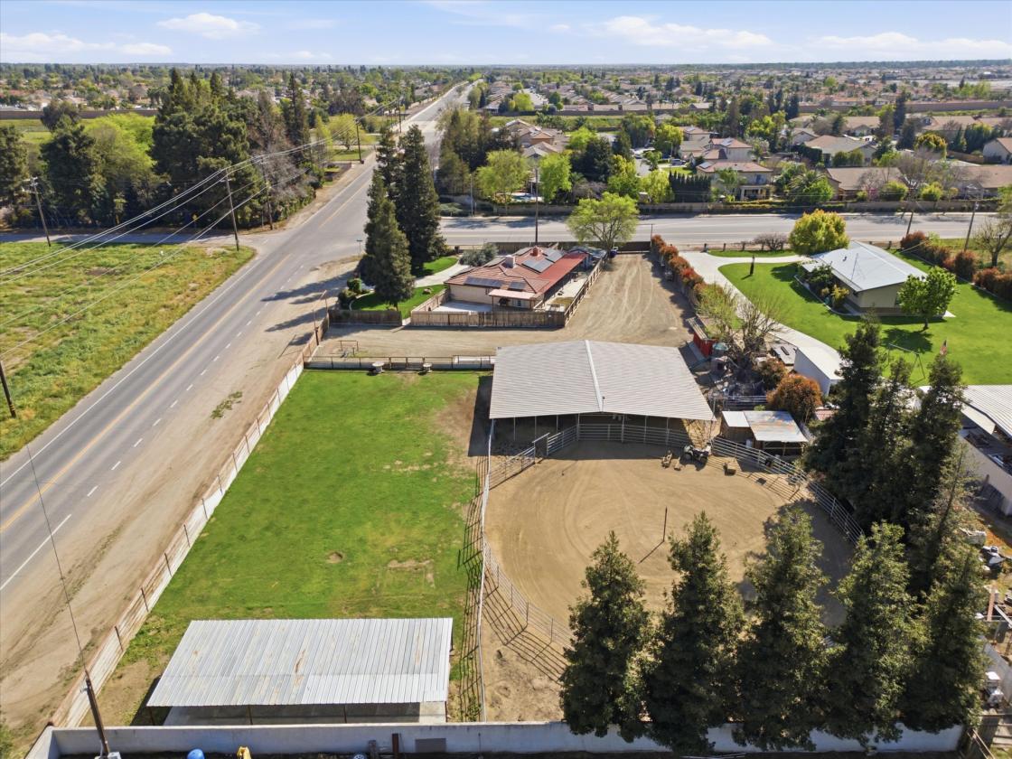 Turnkey 1-Acre Horse Setup w/ Mare Motel *County* - photo 8
