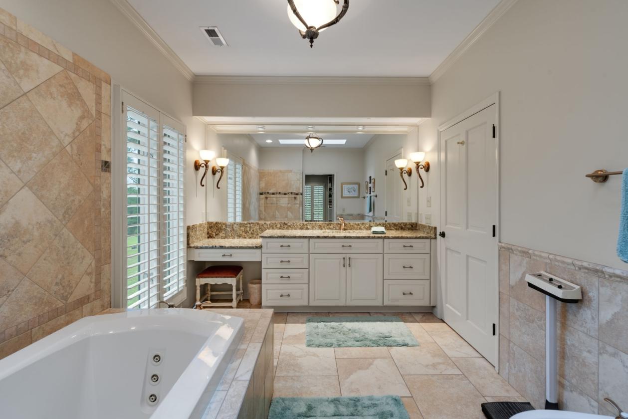 Magnificent 31+ ac equestrian estate - photo 14