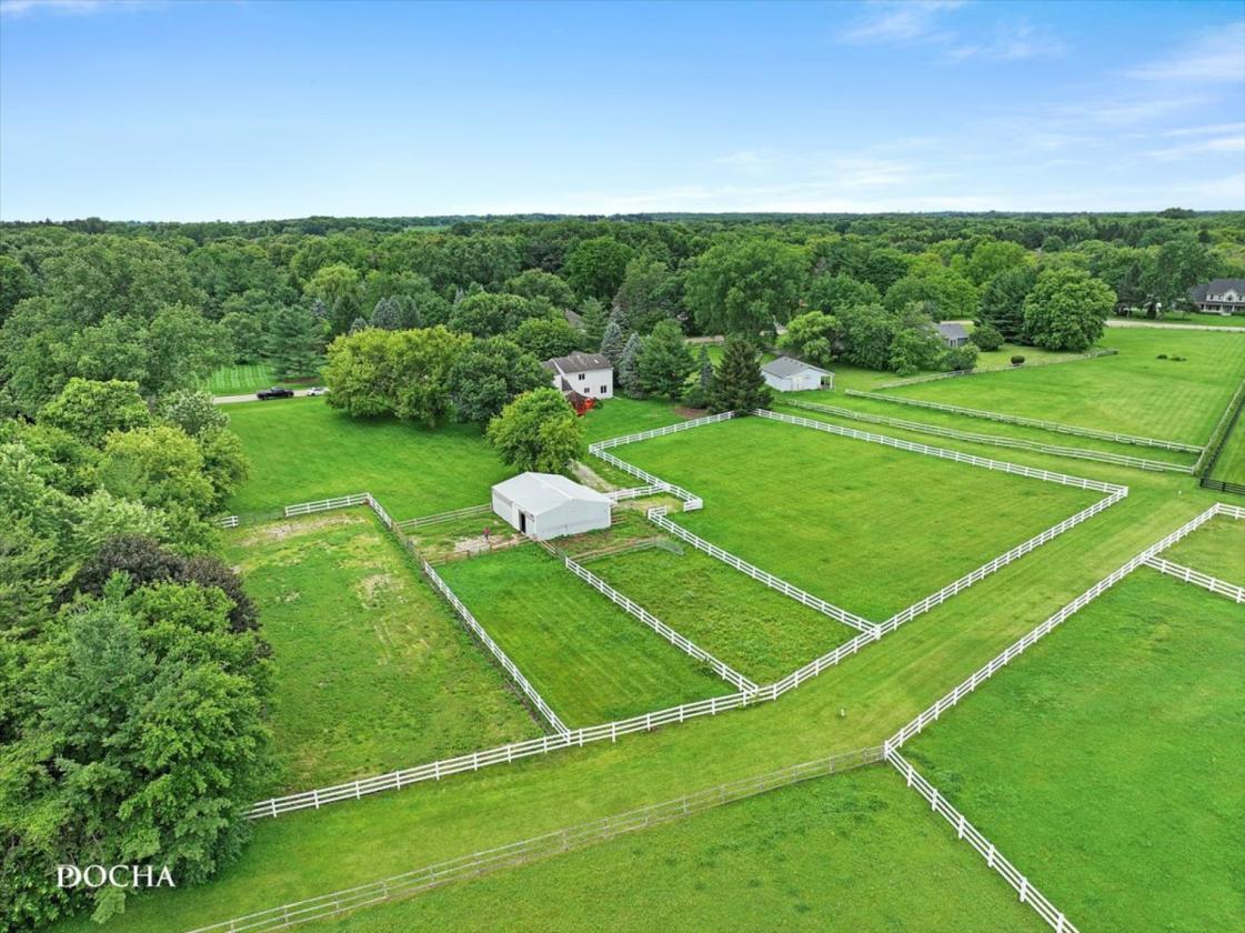 New Price! 3 Acre Private Horse Property - photo 8