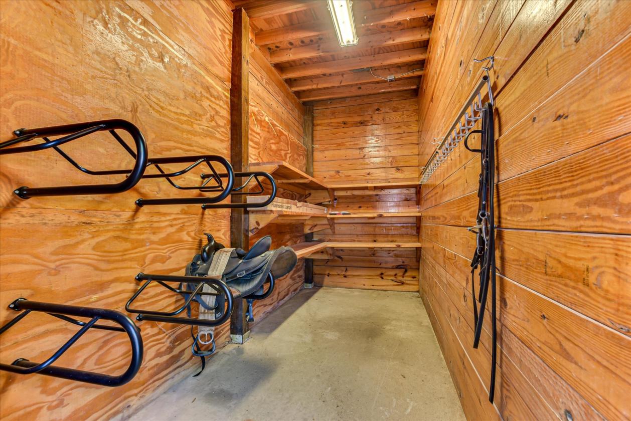Exceptional 18.25-acre equestrian property - photo 11