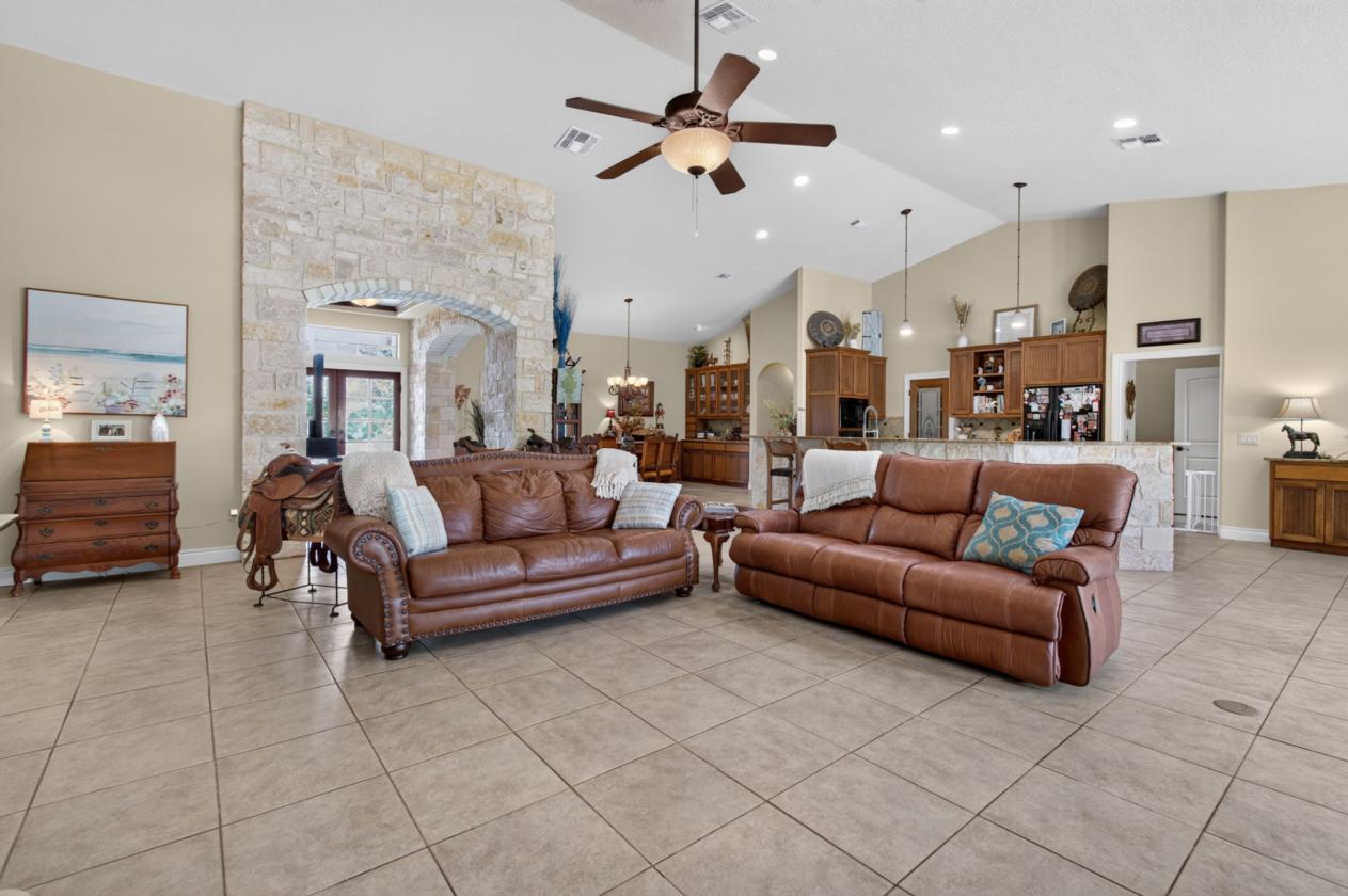 Comal County Equestrian Home - photo 19