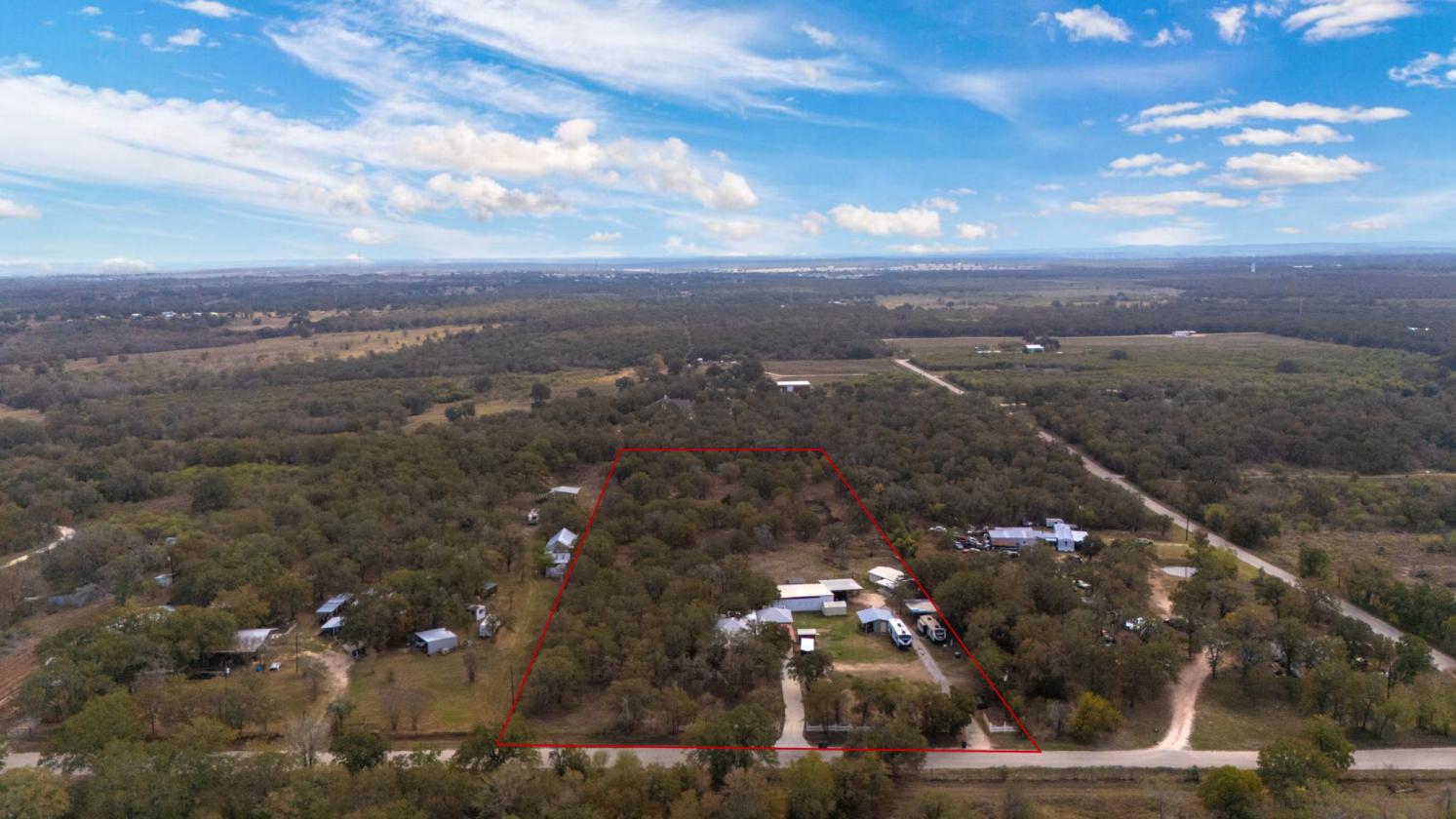 Beautiful home on 5 acres + Guest House - photo 28