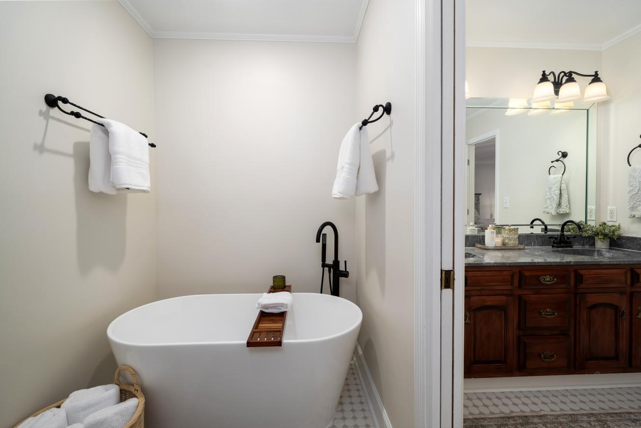 PRIVATE COUNTRY RETREAT! - photo 16