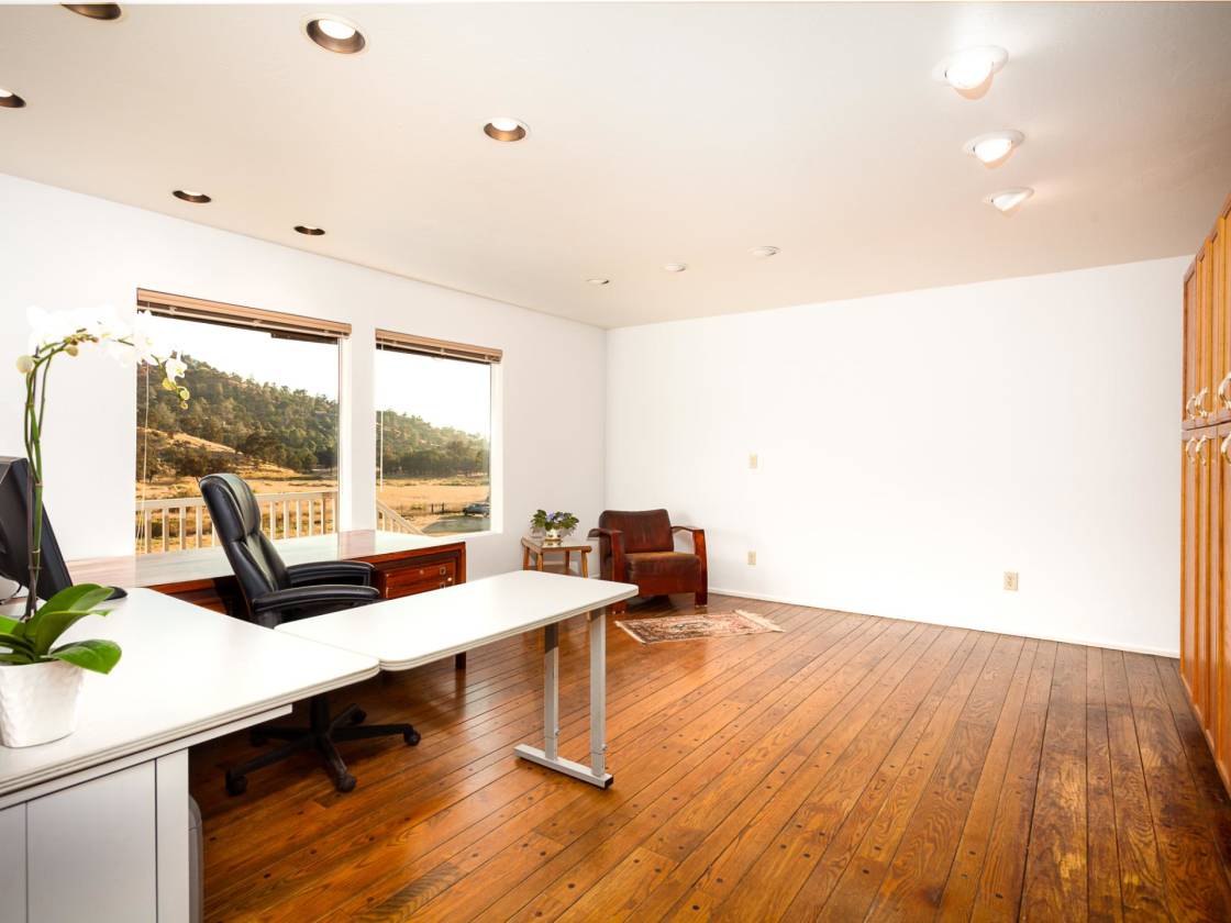 STUNNING EQUESTRIAN PROPERTY ON 10 ACRES WITH SHOP AND HAY