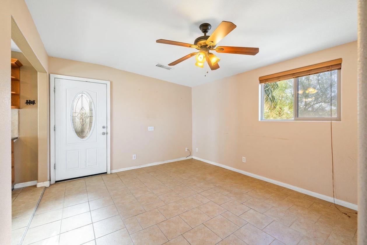 Equestrian Ranch, Two separated homes on 5 acres - photo 21