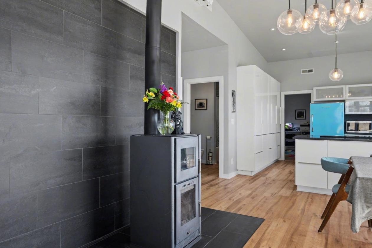 17 ac Contemporary Home w Solar Ready for Horses! - photo 6