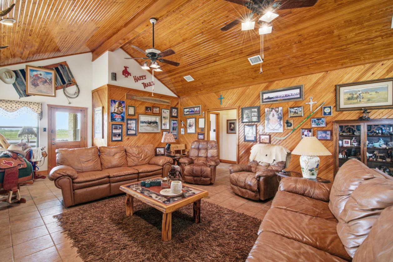 Beautiful Horse Property in Denton County - photo 9