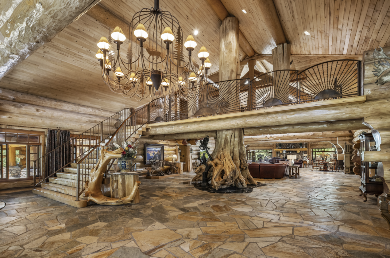 35 Acre Luxury Mountain Estate - photo 3