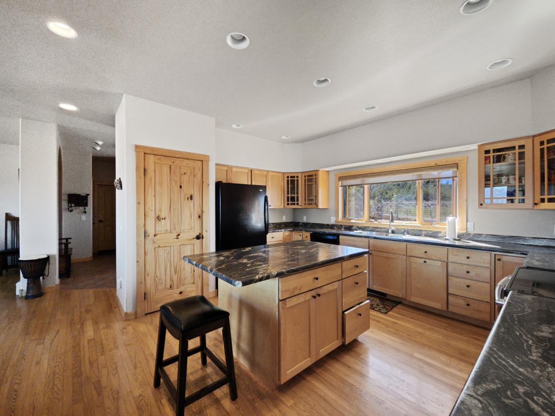 North Fork Valley Gem with Views and Privacy - photo 9