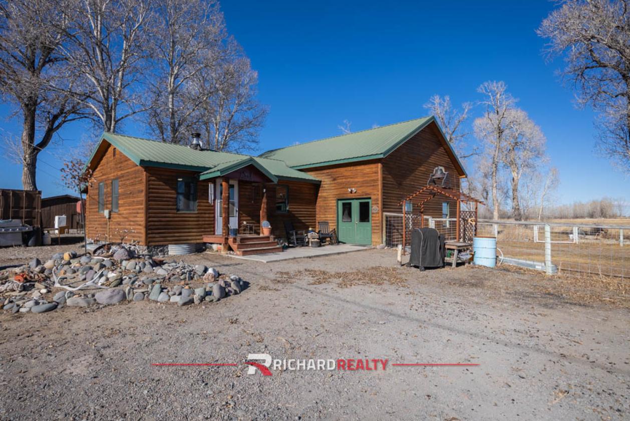 Private 40-acre Horse Ranch with Live Water - photo 2