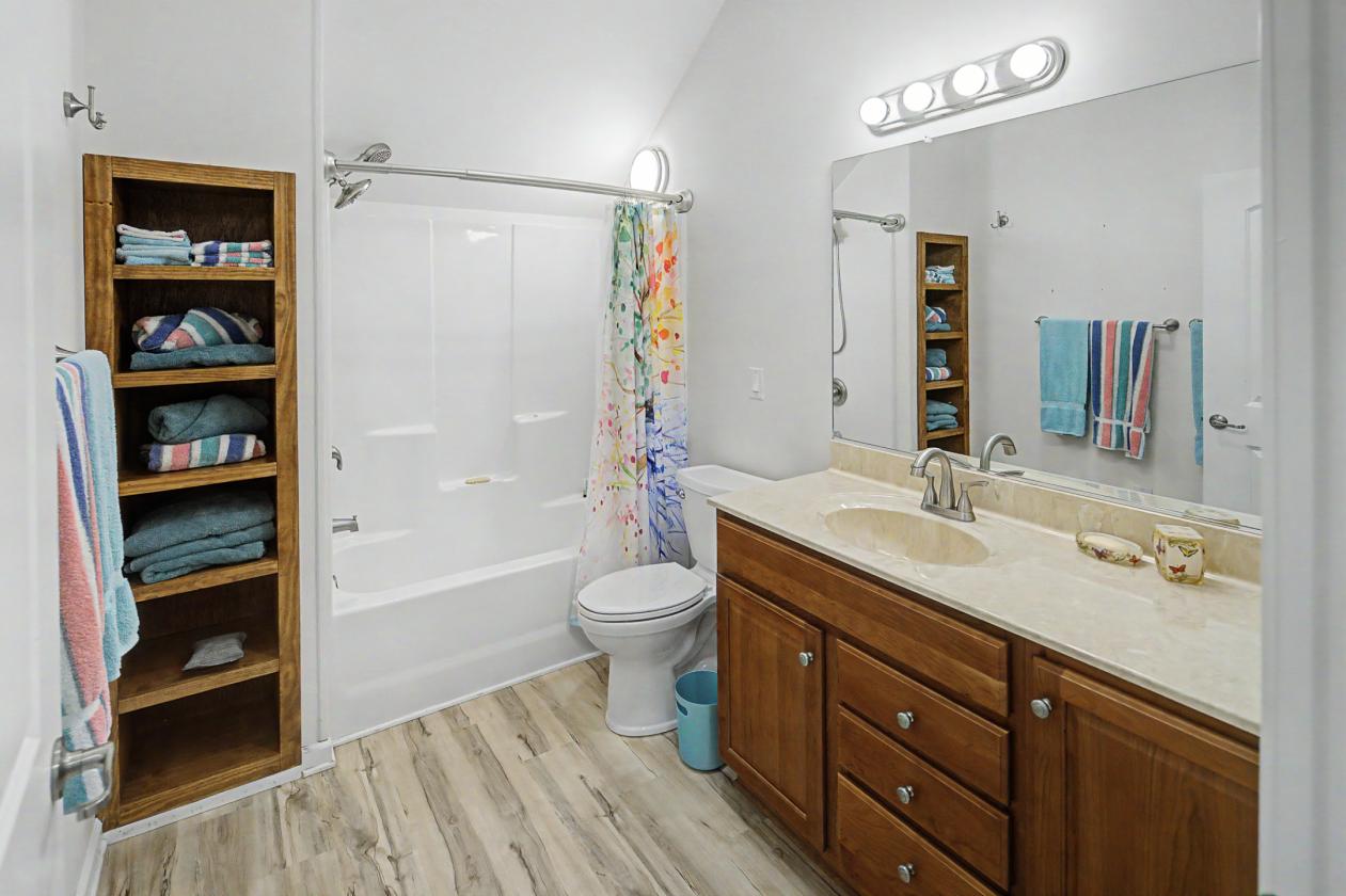 Spacious Home on 60 Acres - photo 25