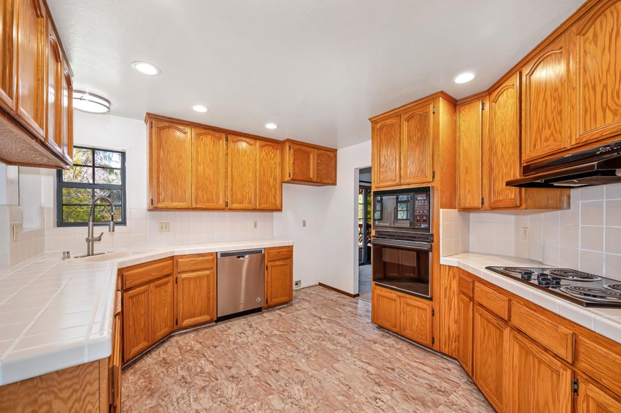 25-Acre Country Home & Horse Property - photo 15
