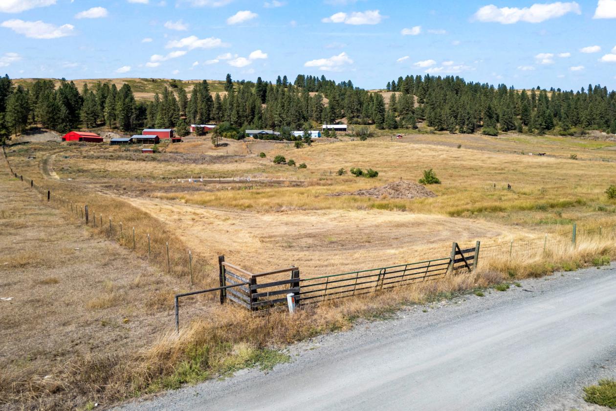 39 acre equestrian property!!! - photo 25