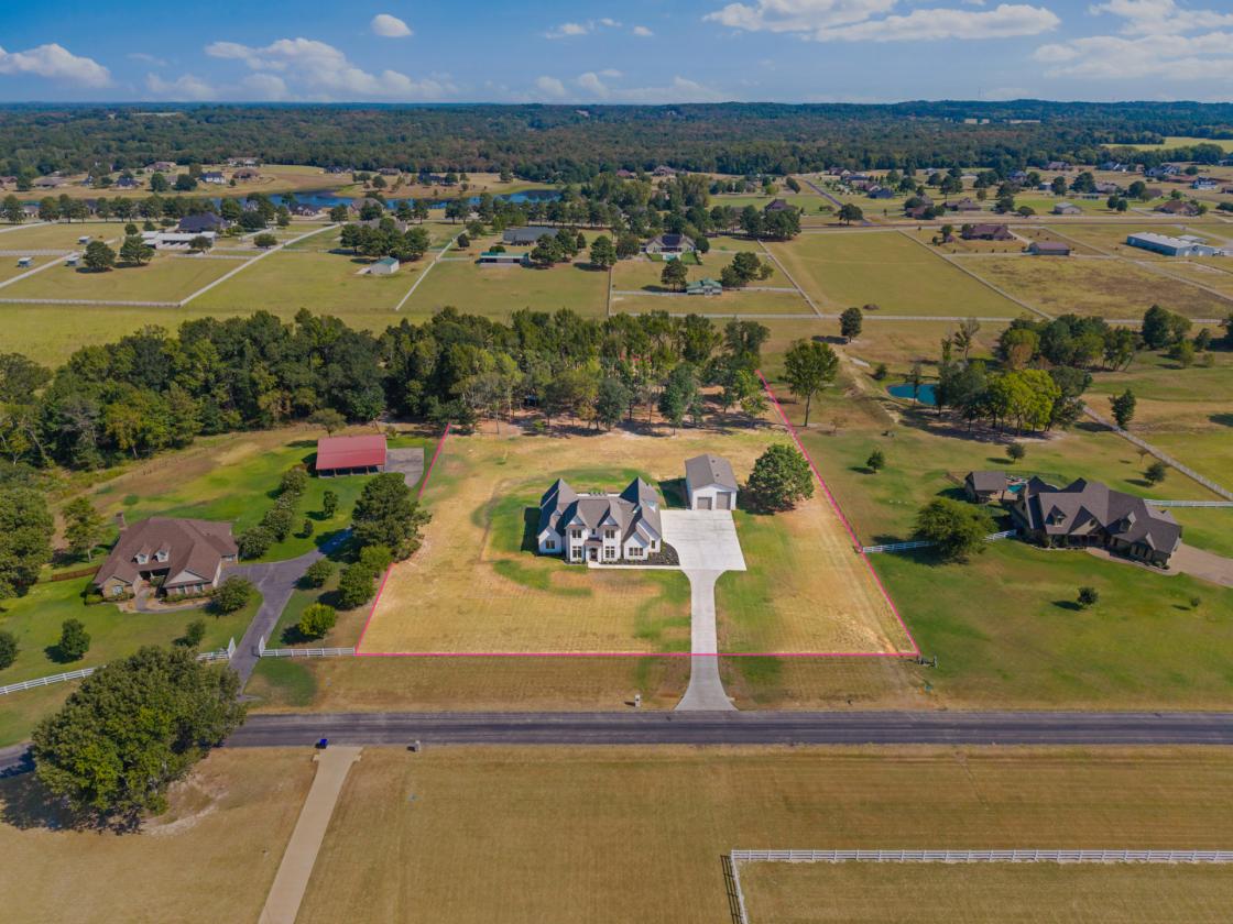Luxury Horse Property on 5 Acres - photo 30