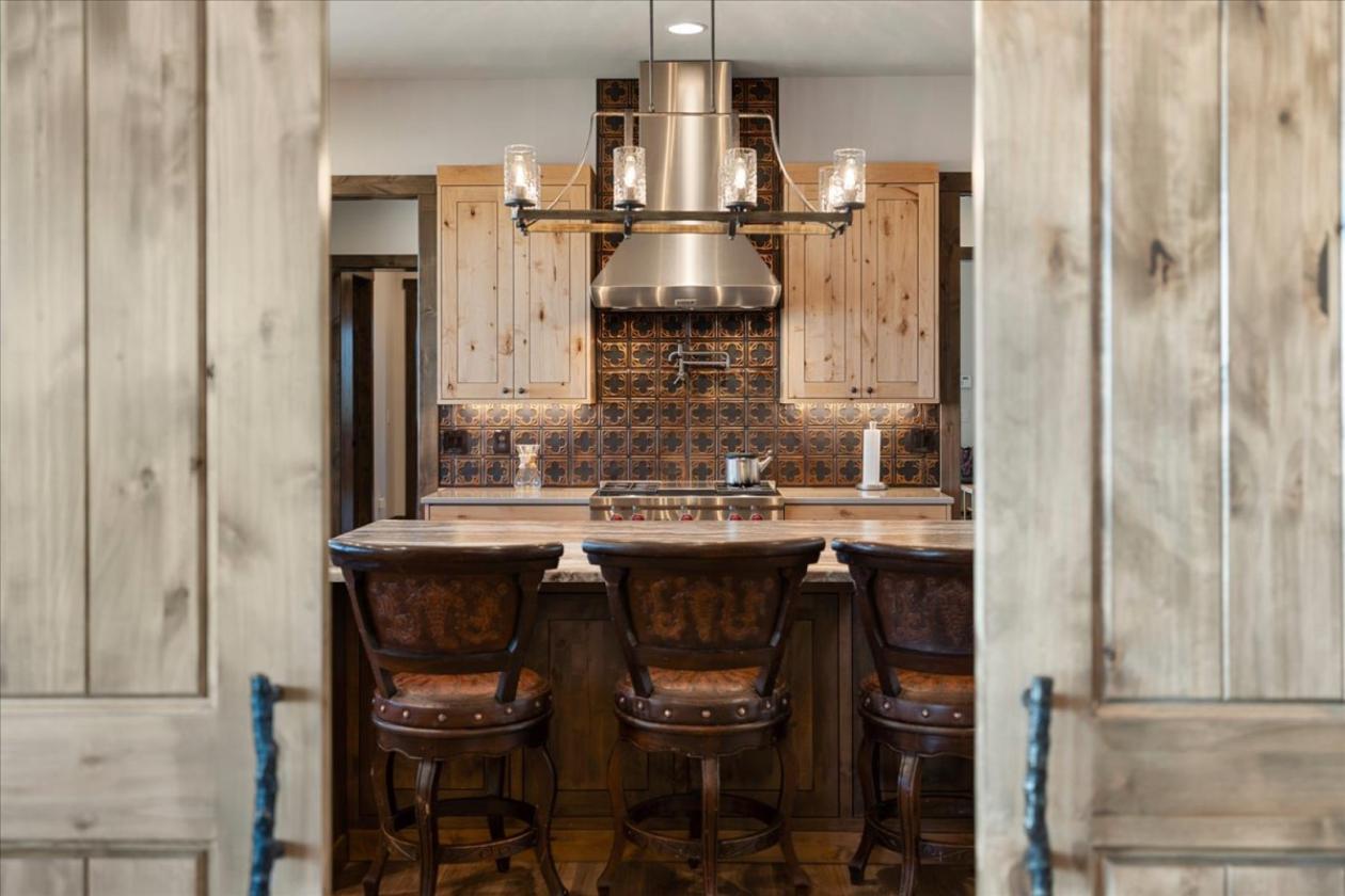 Remarkable Luxury Ranch on 38 Acres - photo 12