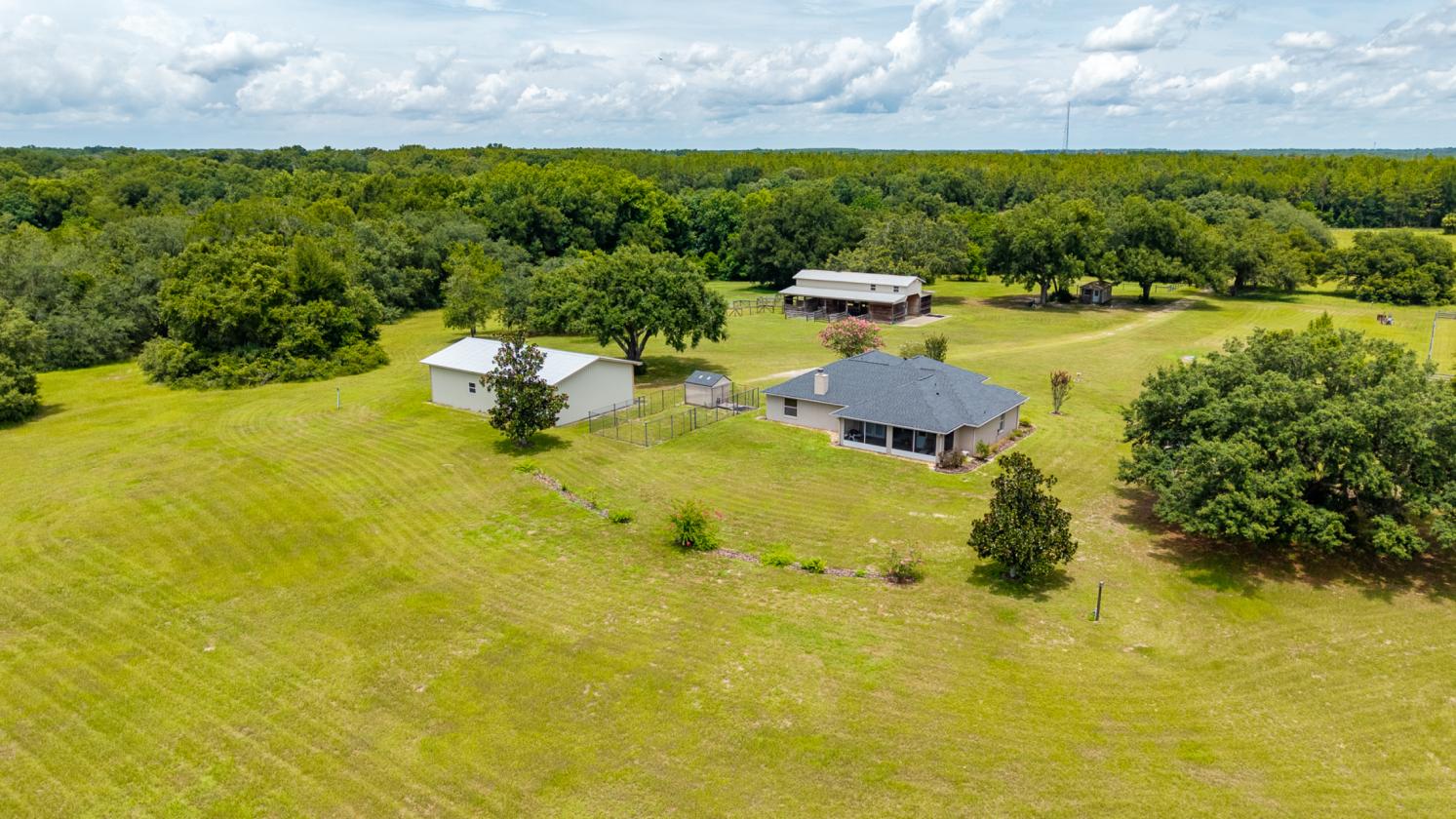 20 ACRE EQUESTRIAN PARADISE WITH NO HOA - photo 8
