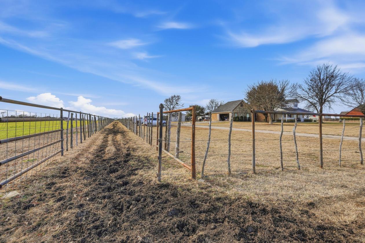 Lovely home with Pool on 9+/- AC Fully Pipe Fenced - photo 23