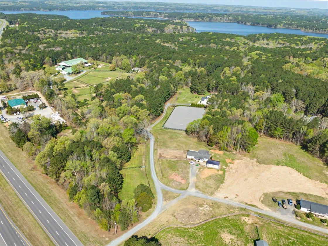 Exceptional Turnkey Equestrian Farm - photo 30