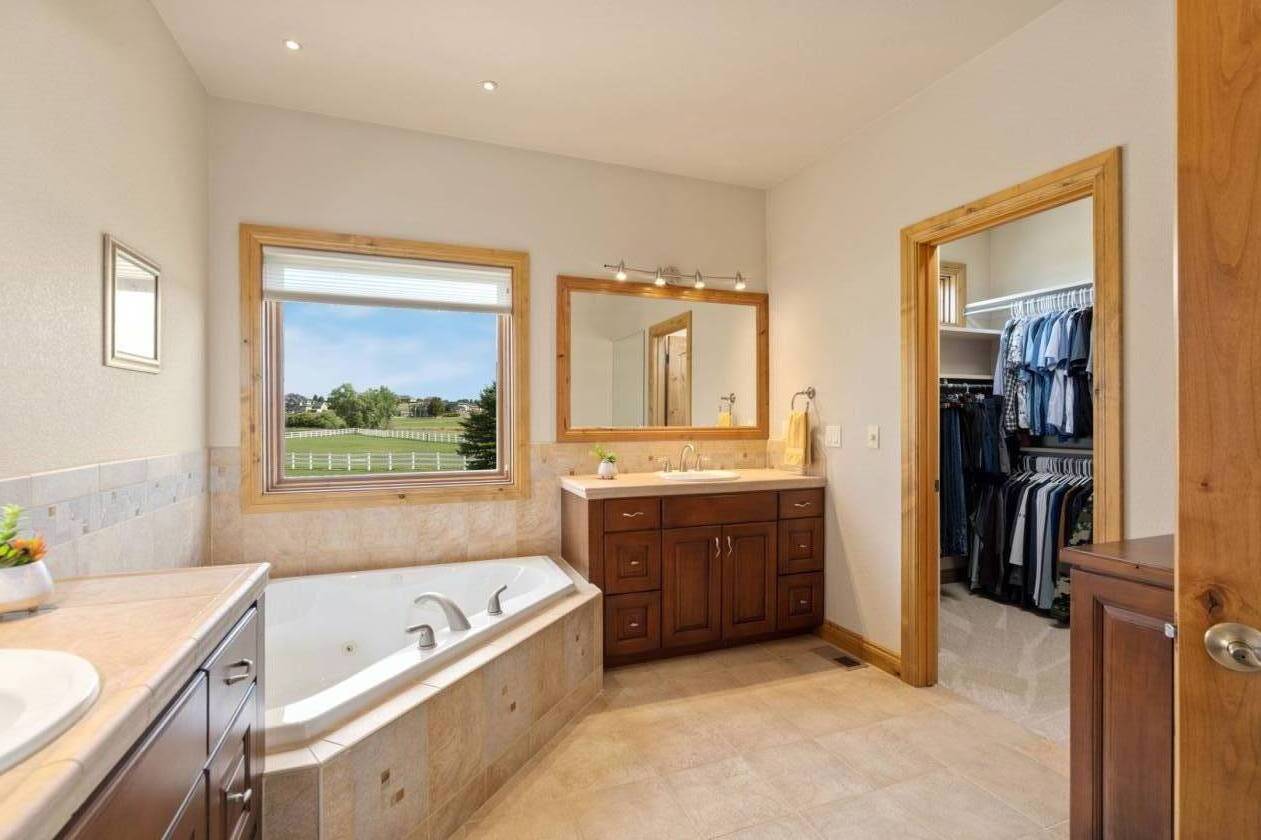 Price Improvement - Custom Home & Barn / Shop - photo 16