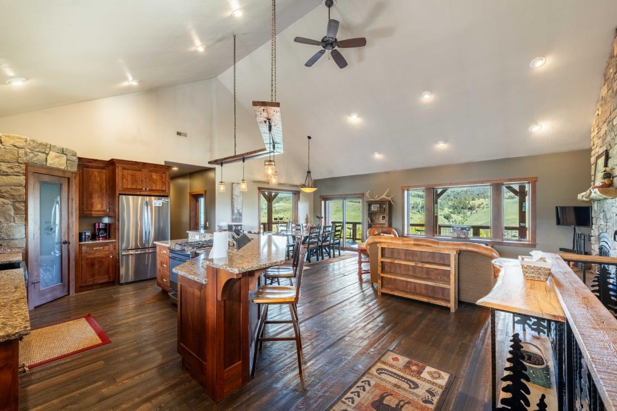 Extraordinary 13.27-Acre Mountain Retreat - photo 22