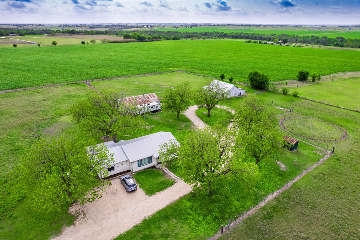 Classic 1946 Farmhouse with Barn & Arena - photo 22