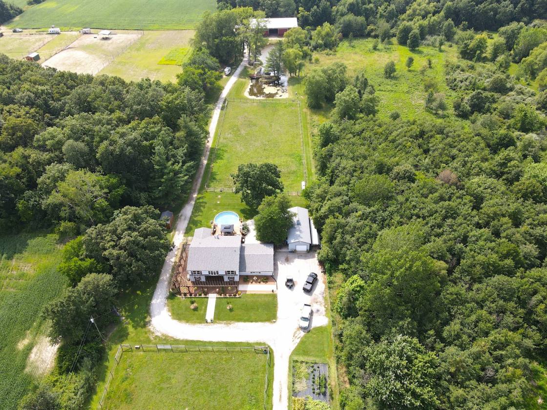 Beautiful 5 +/- Acre Property with 6-Stall Barn - photo 6