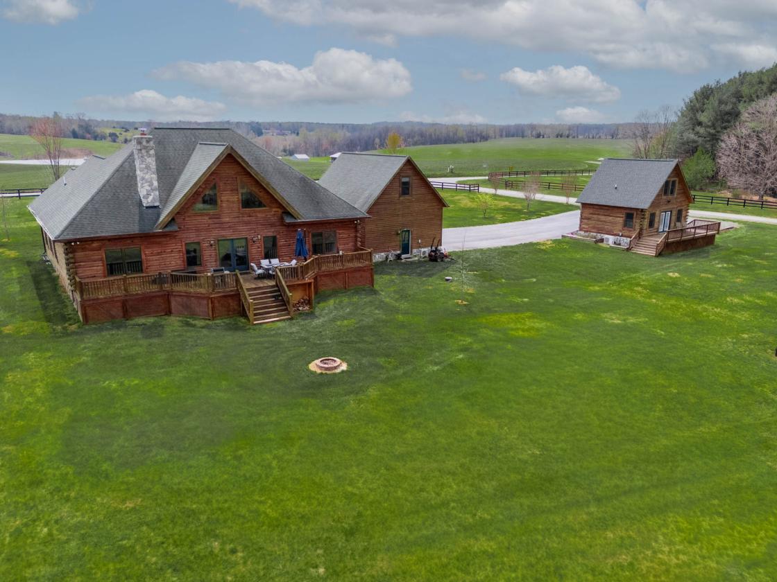 Modern log home and equestrian property with views - photo 5