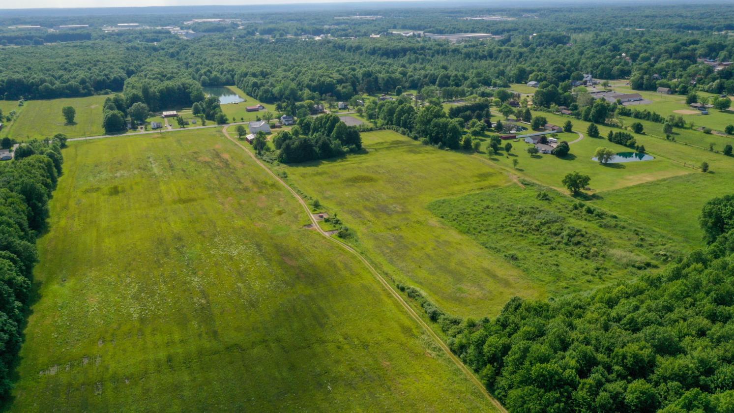 62.8 Acre Equestrian Farm w/Free Gas! - photo 8