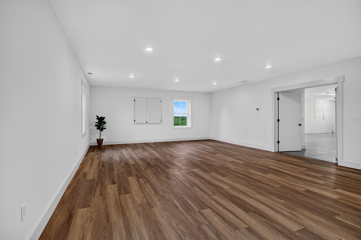 Luxury home with room for horses! - photo 23