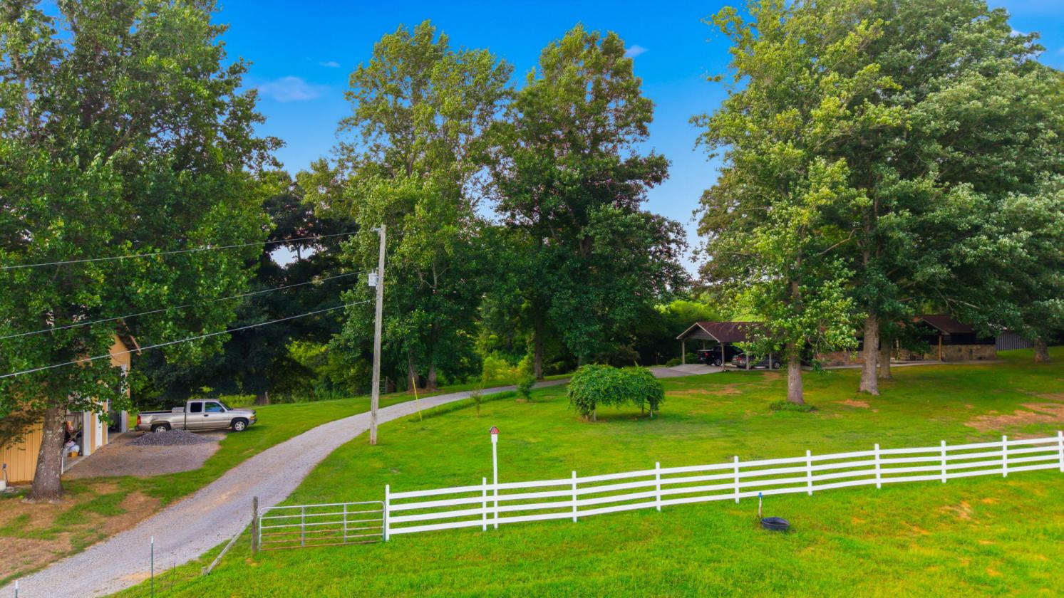 Horse property with mountain views! - photo 27