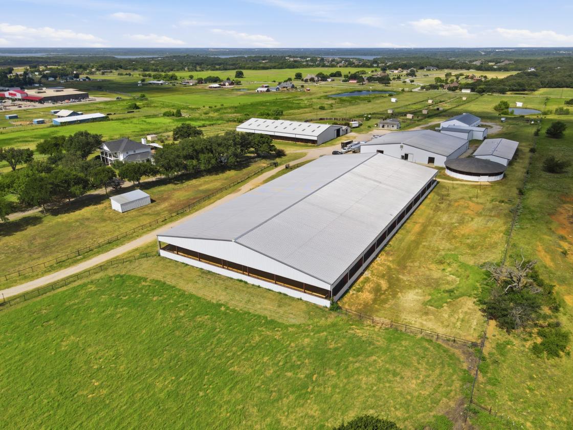 Exceptional Equestrian Estate w/ C-2 Potential! - photo 2
