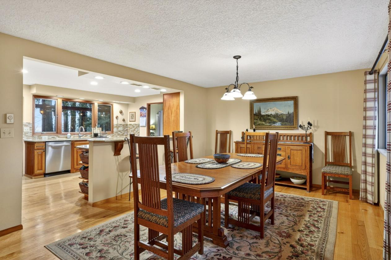Huge Arena, Ample Pasture & Spacious Home - photo 13