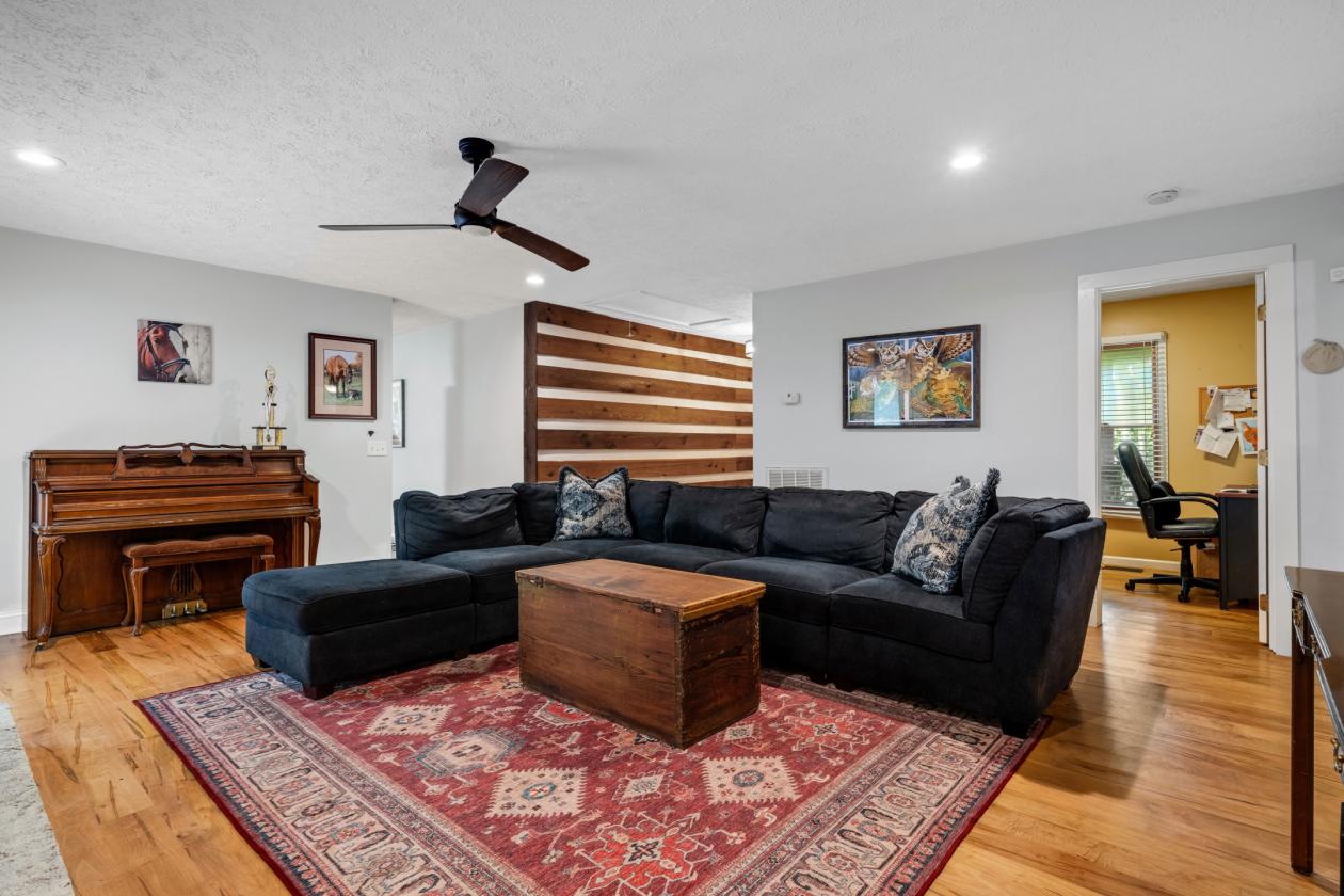 Turnkey Equestrian Farm with Arena & Barn - photo 8