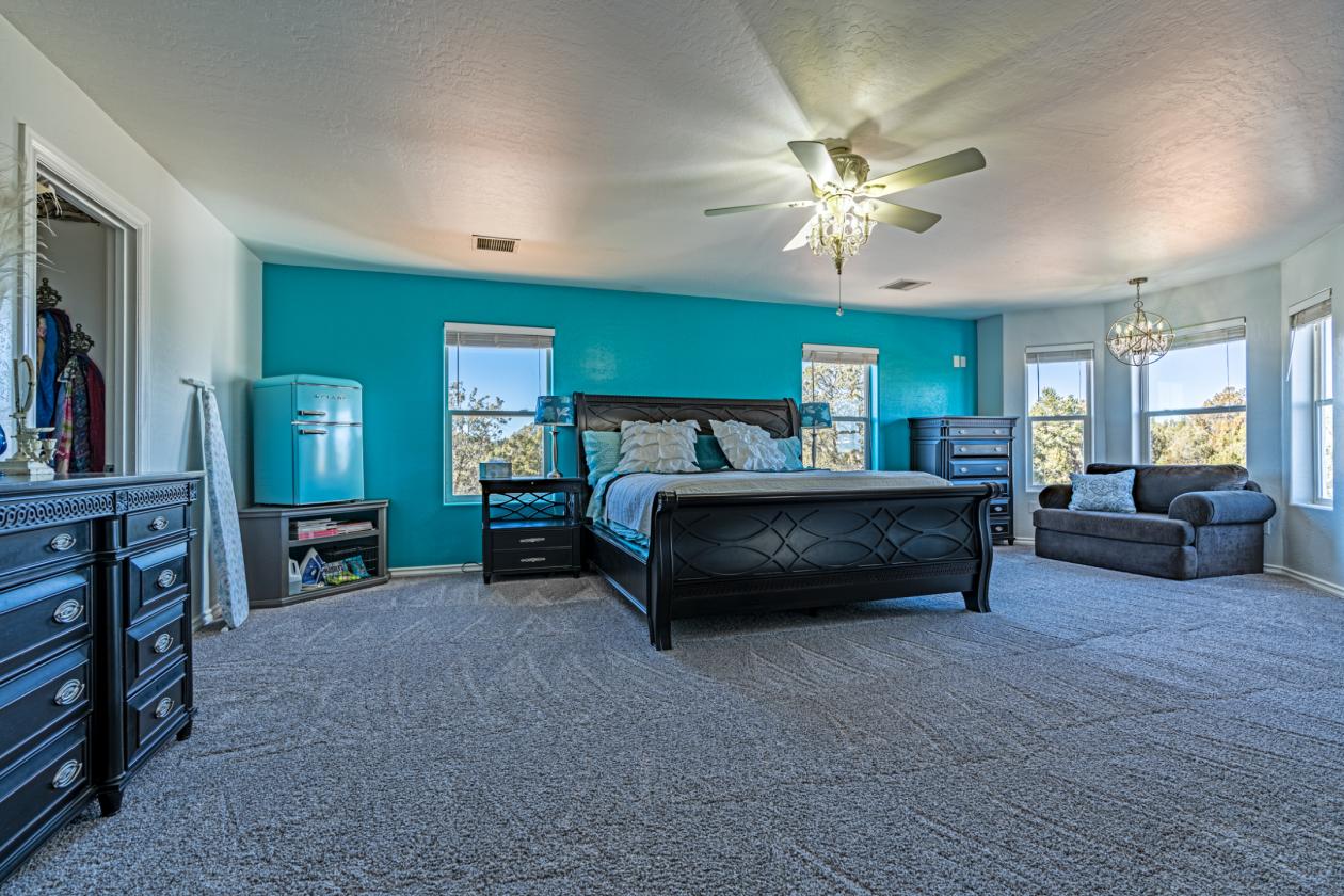 Great Self-Sustained Property with Large home - photo 16