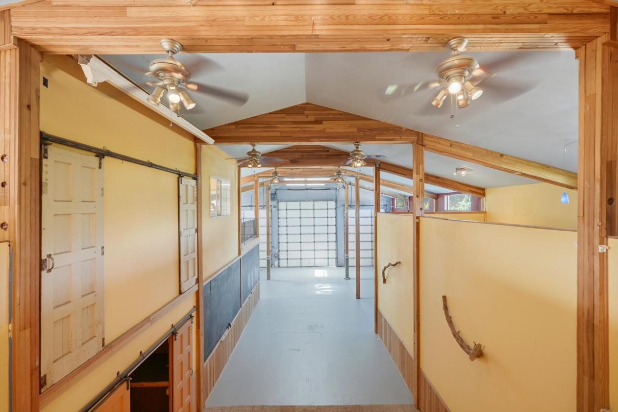 Dividable! Home, Shop & Barn w/Indoor Arena! - photo 20