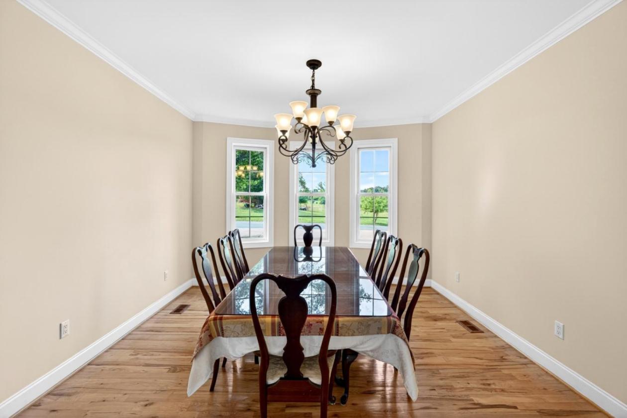 Lake Front Manor! - photo 14