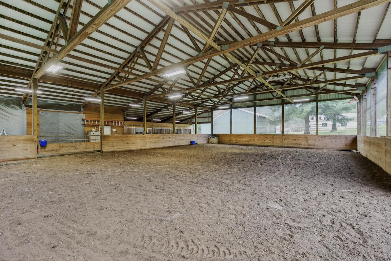 2 Barns with Lighted Arena & 3 Oversized Stalls - photo 3