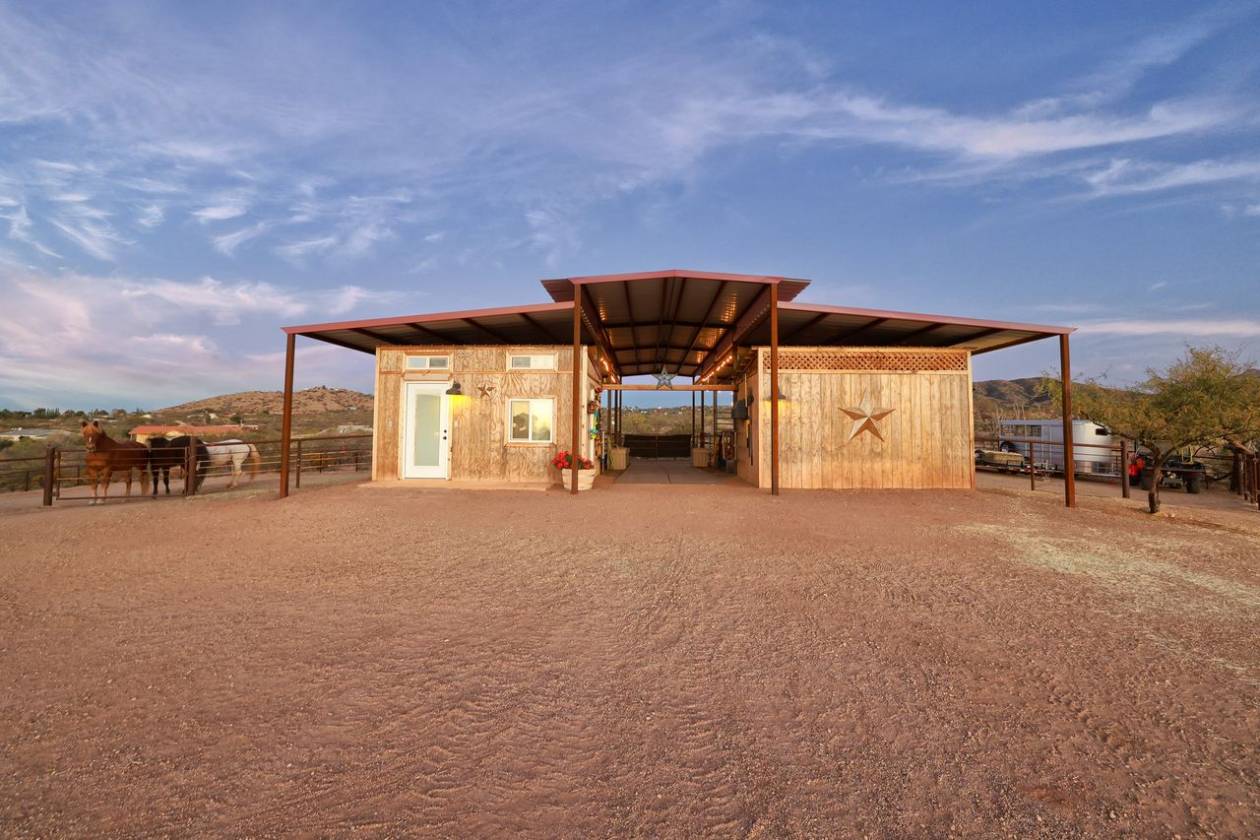 EXQUISITE EQUESTRIAN ESTATE - photo 9