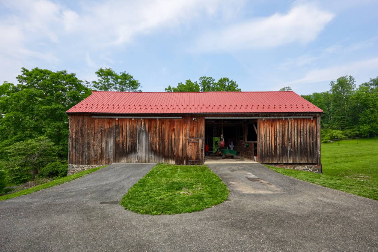 1737 Historic Stone on 11+ Acres - photo 4