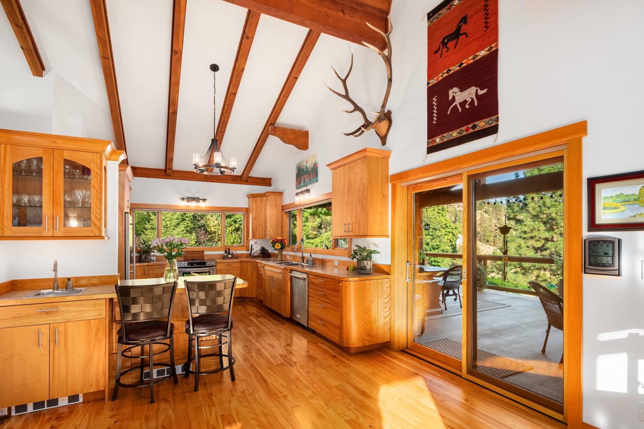 Where Mountain Living and Equestrian Dreams Come T - photo 10