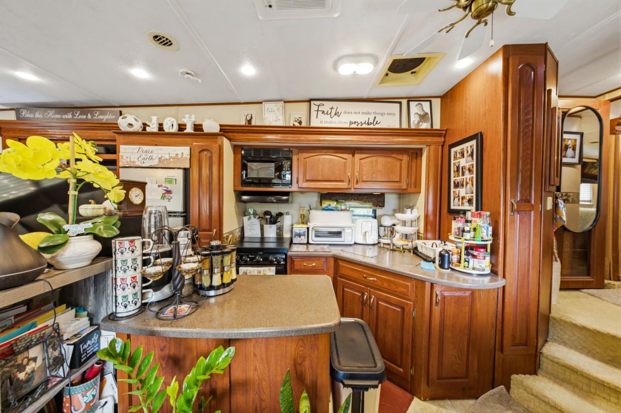 Private, level 4.5 acres! - photo 14