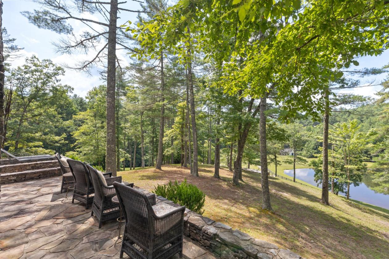 Luxury Equestrian Estate Bordering National Forest - photo 20