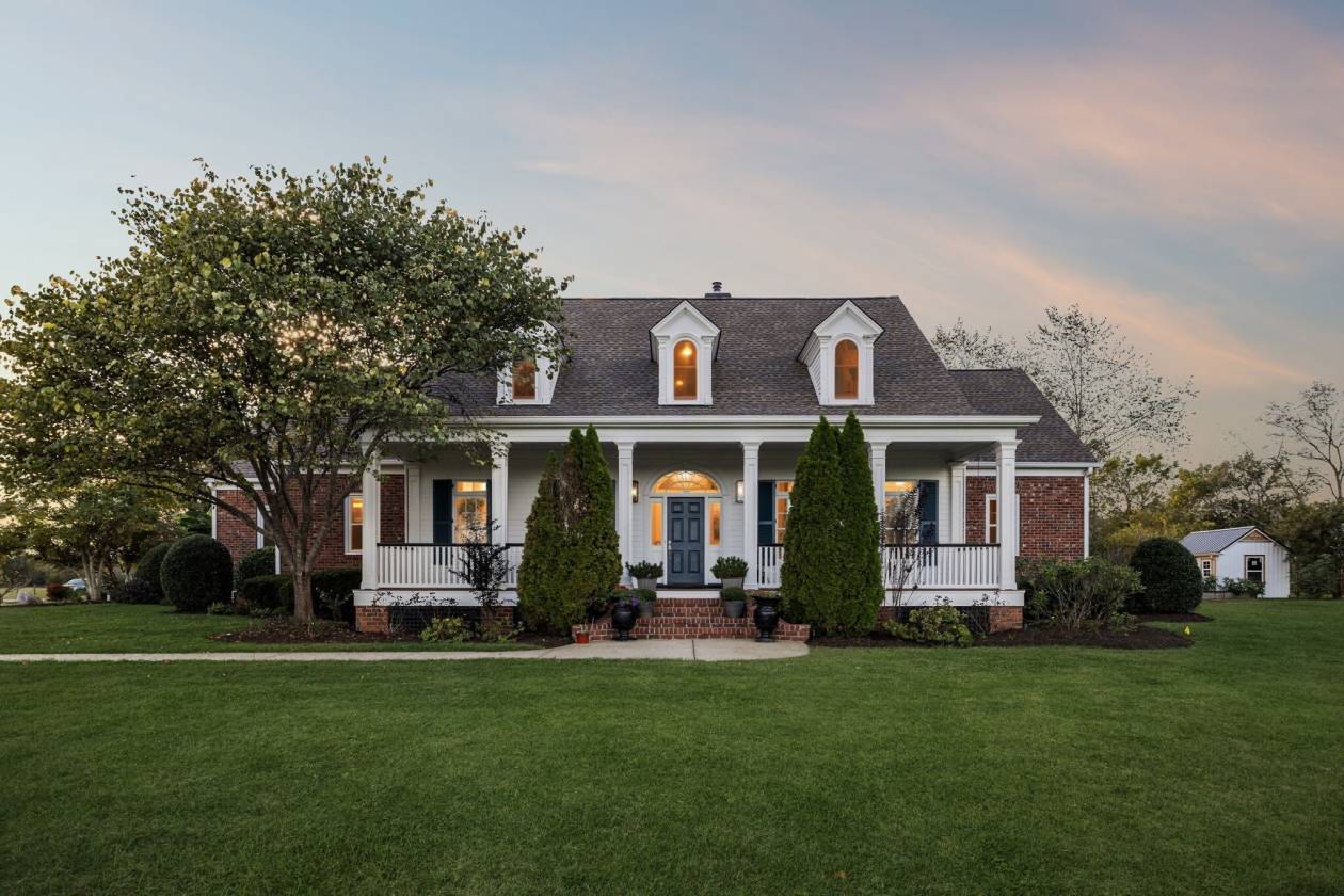 Horse Property for sale.