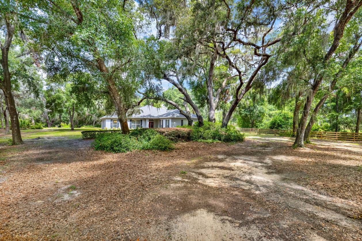 Horse Property for sale.