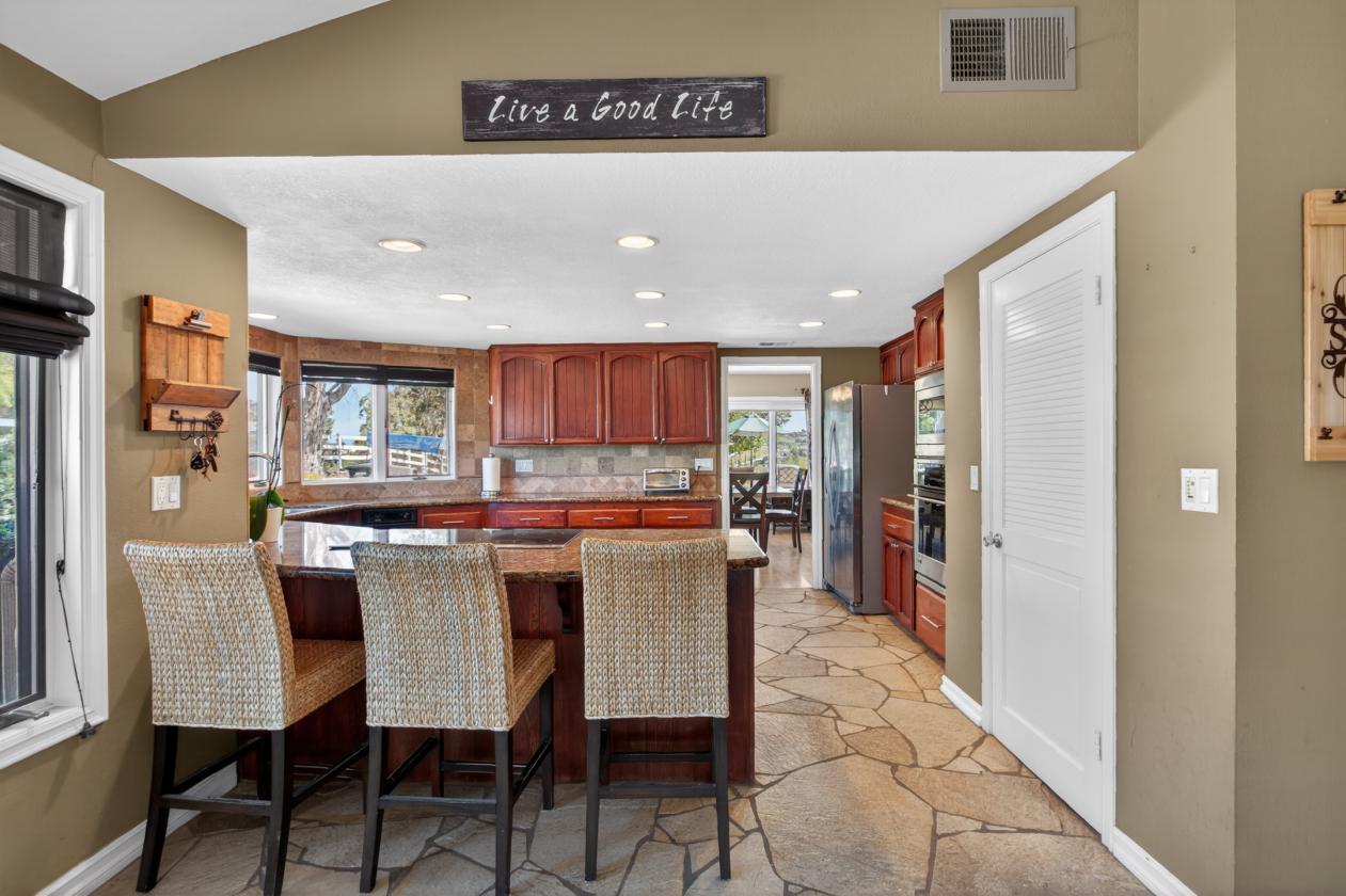 Private Sanctuary in La Cresta Equestrian Community - photo 16